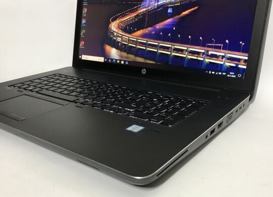 Мобільна робоча станція HP ZBook 17 G3 / 17.3" (1600x900) TN / Intel Core i5-6440HQ (4 ядра по 2.6 - 3.5 GHz) / 8 GB DDR4 / 256 GB SSD / nVidia Quadro М1000M, 2 GB DDR3, 128-bit / WebCam / Win 10 Pro