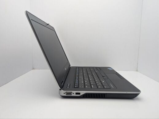 Ноутбук Dell Latitude E6440 / 14" (1366x768) TN / Intel Core i5-4300M (2 (4) ядра по 2.6 - 3.3 GHz) / 8 GB DDR3 / 240 GB SSD / AMD Radeon HD 8690M, 2 GB GDDR5, 64-bit / WebCam / DVD-ROM