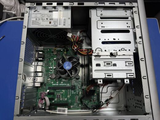 Компьютер Terra Tower / Intel Core i5-9500 (6 ядер по 3.0 - 4.4 GHz) / 8 GB DDR4 / 240 GB SSD / Intel UHD Graphics 630 / 400W / DVD-RW / DisplayPort / HDMI
