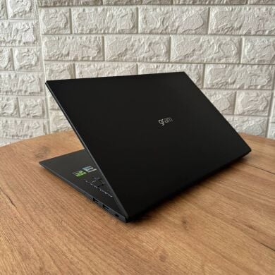 Игровой ультрабук LG Gram 17 17Z90R / 17" (2560x1600) IPS / Intel Core i7-1360P (12 (16) ядер по 3.7 - 5.0 GHz) / 32 GB DDR5 / 2000 GB SSD / nVidia GeForce RTX 3050, 4 GB GDDR6, 128-bit / WebCam