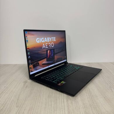 Игровой ноутбук Gigabyte Aero X16 1WH / 16" (2560x1600) IPS / AMD Ryzen AI 7 350 (8 (16) ядер по 2.0 - 5.0 GHz) / 32 GB DDR5 / 1000 GB SSD NVMe / nVidia GeForce RTX 5070, 8 GB GDDR7, 128-bit / WebCam Игровой ноутбук Gigabyte Aero X16 1WH / 16" (2560x1600) IPS / AMD Ryzen AI 7 350 (8 (16) ядер по 2.0 - 5.0 GHz) / 32 GB DDR5 / 1000 GB SSD NVMe / nVidia GeForce RTX 5070, 8 GB GDDR7, 128-bit / WebCam
