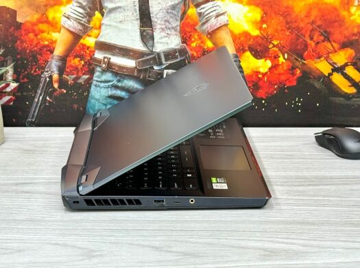 Игровой ноутбук MSI GE66 Raider / 15.6" (3840x2160) IPS / Intel Core i7-10750H (6 (12) ядер по 2.6 - 5.0 GHz) / 16 GB DDR4 / 1000 GB SSD M.2 / nVidia GeForce RTX 2070, 8 GB GDDR6, 256-bit / WebCam / Win 11 Home