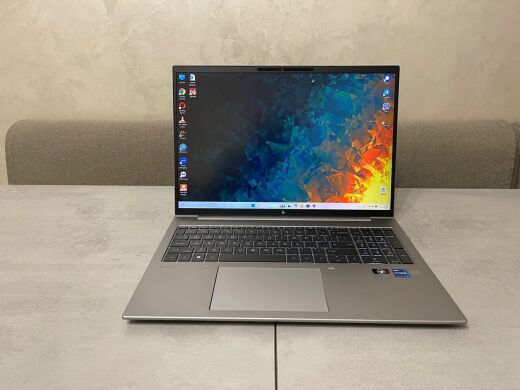 Мобільна робоча станція Б-клас HP ZBook Firefly 16 G9 / 16" (1920x1200) IPS / Intel Core i7-1260P (12 (16) ядер по 3.4 - 4.7 GHz) / 32 GB DDR5 / 512 GB SSD M.2 / Intel Iris Xe Graphics / WebCam / Fingerprint