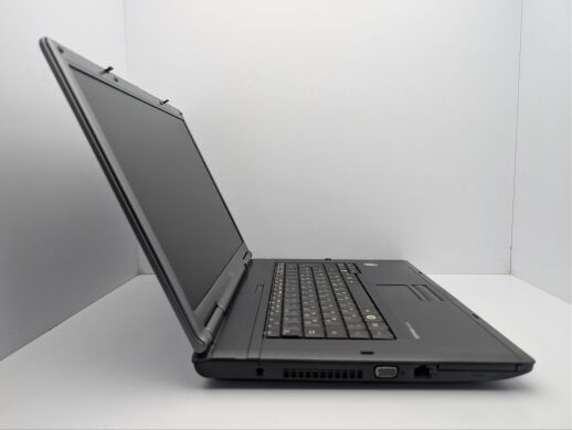 Ноутбук Fujitsu Esprimo Mobile V5535 / 15.4" (1024x768) TN / Intel Core 2 Duo T5750 (2 ядра по 2.0 GHz) / 4 GB DDR2 / 250 GB HDD / Intel Graphics / DVD-ROM / АКБ не тримає Ноутбук Fujitsu Esprimo Mobile V5535 / 15.4" (1024x768) TN / Intel Core 2 Duo T5750 (2 ядра по 2.0 GHz) / 4 GB DDR2 / 250 GB HDD / Intel Graphics / DVD-ROM / АКБ не тримає