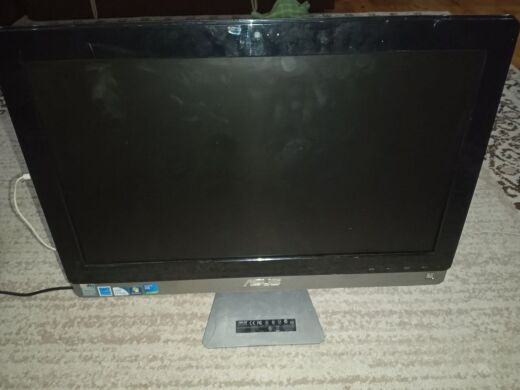 Моноблок Б-класс Asus All-in-One PC ET2210 / 22" (1920x1080) TN / Intel Core i3-2125 (2 (4) ядра по 3.3 GHz) / 4 GB DDR3 / 120 GB SSD / Intel HD Graphics 3000 / WebCam