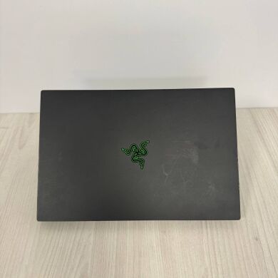 Ігровий ноутбук Б-клас Razer Blade 15 RZ09-02386 / 15.6" (1920x1080) IPS / Intel Core i7-9850H (6 (12) ядер по 2.6 - 4.6 GHz) / 16 GB DDR4 / 512 GB SSD NVMe / nVidia GeForce GTX 1070 Max-Q, 8 GB GDDR5, 256-bit