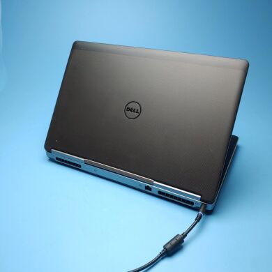 Мобільна робоча станція Dell Precision 7710 / 17.3" (1920x1080) IPS / Intel Core i7-6920HQ (4 (8) ядра по 2.9 - 3.8 GHz) / 32 GB DDR4 / 256 GB SSD / nVidia Quadro M3000M, 4 GB GDDR5, 256-bit / WebCam / Win10 Pro
