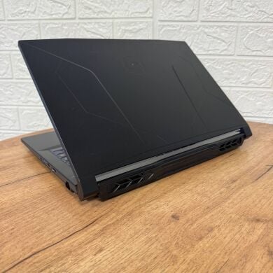 Игровой ноутбук Б-класс MSI Pulse 15 B13VGK / 15.6" (1920x1080) IPS / Intel Core i7-13700H (14 (20) ядер по 2.4 - 5.0 GHz) / 32 GB DDR5 / 1000 GB SSD / nVidia GeForce RTX 4070, 8 GB GDDR6, 128-bit / WebCam