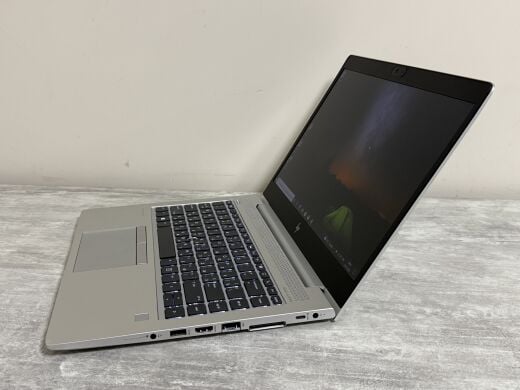 Ультрабук Б-клас HP Elitebook 745 G5 / 14" (1920x1080) IPS / AMD Ryzen 7 Pro 2700U (4 (8) ядра по 2.2 - 3.8 GHz) / 16 GB DDR4 / 256 GB SSD / AMD Radeon Vega 10 Graphics / WebCam