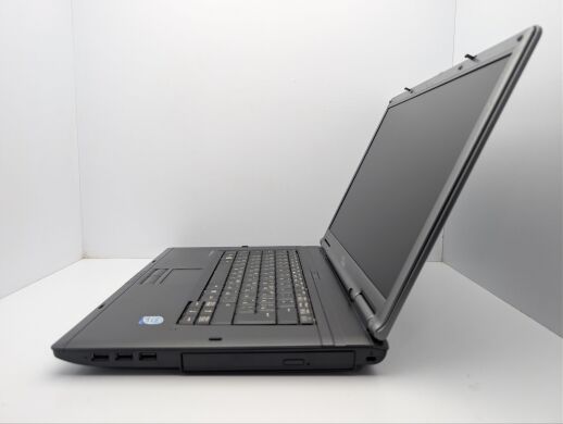 Ноутбук Fujitsu Esprimo Mobile V5535 / 15.4" (1024x768) TN / Intel Core 2 Duo T5750 (2 ядра по 2.0 GHz) / 4 GB DDR2 / 250 GB HDD / Intel Graphics / DVD-ROM / АКБ не тримає Ноутбук Fujitsu Esprimo Mobile V5535 / 15.4" (1024x768) TN / Intel Core 2 Duo T5750 (2 ядра по 2.0 GHz) / 4 GB DDR2 / 250 GB HDD / Intel Graphics / DVD-ROM / АКБ не тримає