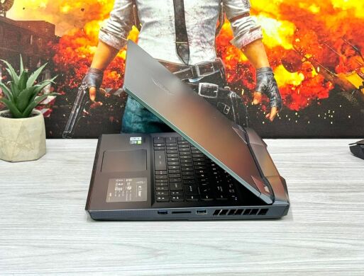 Игровой ноутбук MSI GE66 Raider / 15.6" (3840x2160) IPS / Intel Core i7-10750H (6 (12) ядер по 2.6 - 5.0 GHz) / 16 GB DDR4 / 1000 GB SSD M.2 / nVidia GeForce RTX 2070, 8 GB GDDR6, 256-bit / WebCam / Win 11 Home