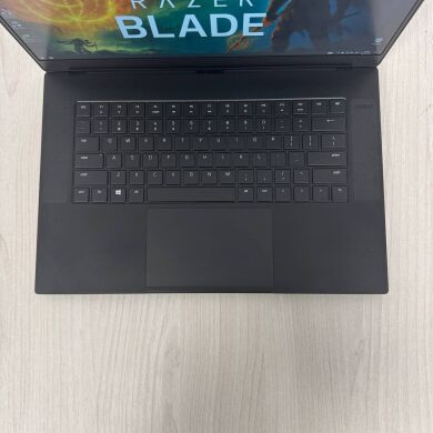Ігровий ноутбук Б-клас Razer Blade 15 RZ09-02386 / 15.6" (1920x1080) IPS / Intel Core i7-9850H (6 (12) ядер по 2.6 - 4.6 GHz) / 16 GB DDR4 / 512 GB SSD NVMe / nVidia GeForce GTX 1070 Max-Q, 8 GB GDDR5, 256-bit