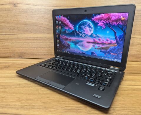 Нетбук Б-клас Dell Latitude E7250 / 12.5" (1366x768) TN / Intel Core i7-5600U (2 (4) ядра по 2.6 - 3.2 GHz) / 8 GB DDR3 / 256 GB SSD / Intel HD Graphics 5500 / WebCam / Fingerprint / Windows 10 Нетбук Б-клас Dell Latitude E7250 / 12.5" (1366x768) TN / Intel Core i7-5600U (2 (4) ядра по 2.6 - 3.2 GHz) / 8 GB DDR3 / 256 GB SSD / Intel HD Graphics 5500 / WebCam / Fingerprint / Windows 10