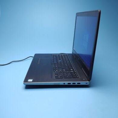 Мобільна робоча станція Dell Precision 7710 / 17.3" (1920x1080) IPS / Intel Core i7-6920HQ (4 (8) ядра по 2.9 - 3.8 GHz) / 32 GB DDR4 / 256 GB SSD / nVidia Quadro M3000M, 4 GB GDDR5, 256-bit / WebCam / Win10 Pro