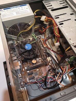 ПК Б-класс LogicPower Tower / Intel Core i5-4590 (4 ядра по 3.3 - 3.7 GHz) / 8 GB DDR3 / 500 GB HDD / Intel HD Graphics 4600 / 370W + USB-флешка