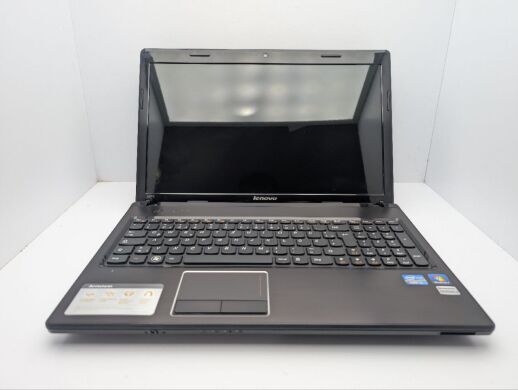 Ноутбук Lenovo G570 / 15.6" (1366x768) TN / Intel Core i3-2310M (2 (4) ядра по 2.1 GHz) / 8 GB DDR3 / 640 GB HDD / Intel HD Graphics 3000 / WebCam / DVD-ROM