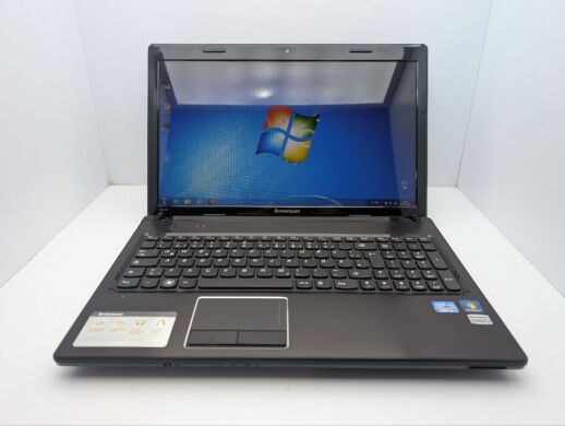Ноутбук Lenovo G570 / 15.6" (1366x768) TN / Intel Core i3-2310M (2 (4) ядра по 2.1 GHz) / 8 GB DDR3 / 640 GB HDD / Intel HD Graphics 3000 / WebCam / DVD-ROM