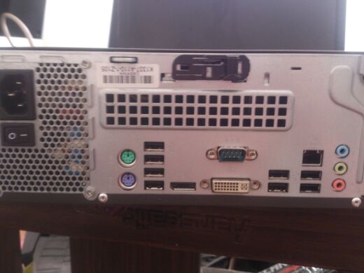 Fujitsu E700 SFF / Intel Core i3-2100 (2(4) ядра по 3.1GHz) / 6GB DDR3 / 320GB HDD + Windows 7