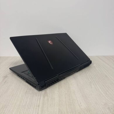 Ігровий ноутбук Б-клас MSI GL75 Leopard 10SFK / 17.3" (1920x1080) IPS / Intel Core i7-10750H (6 (12) ядер по 2.6 - 5.0 GHz) / 16 GB DDR4 / 1000 GB SSD / nVidia GeForce RTX 2070, 8 GB GDDR6, 256-bit / WebCam Ігровий ноутбук Б-клас MSI GL75 Leopard 10SFK / 17.3" (1920x1080) IPS / Intel Core i7-10750H (6 (12) ядер по 2.6 - 5.0 GHz) / 16 GB DDR4 / 1000 GB SSD / nVidia GeForce RTX 2070, 8 GB GDDR6, 256-bit / WebCam