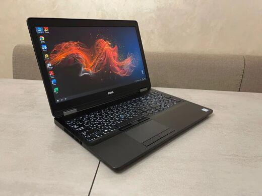 Игровой ноутбук Dell Latitude E5570 / 15.6" (1920x1080) IPS / Intel Core i7-6820HQ (4 (8) ядра по 2.7 - 3.6 GHz) / 16 GB DDR4 / 256 GB SSD M.2 NEW / AMD Radeon R7 M370, 2 GB GDDR5, 128-bit / WebCam / HDMI