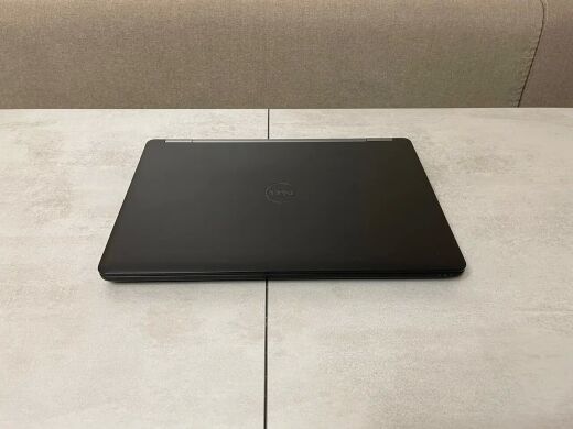 Игровой ноутбук Dell Latitude E5570 / 15.6" (1920x1080) IPS / Intel Core i7-6820HQ (4 (8) ядра по 2.7 - 3.6 GHz) / 16 GB DDR4 / 256 GB SSD M.2 NEW / AMD Radeon R7 M370, 2 GB GDDR5, 128-bit / WebCam / HDMI