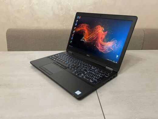 Игровой ноутбук Dell Latitude E5570 / 15.6" (1920x1080) IPS / Intel Core i7-6820HQ (4 (8) ядра по 2.7 - 3.6 GHz) / 16 GB DDR4 / 256 GB SSD M.2 NEW / AMD Radeon R7 M370, 2 GB GDDR5, 128-bit / WebCam / HDMI