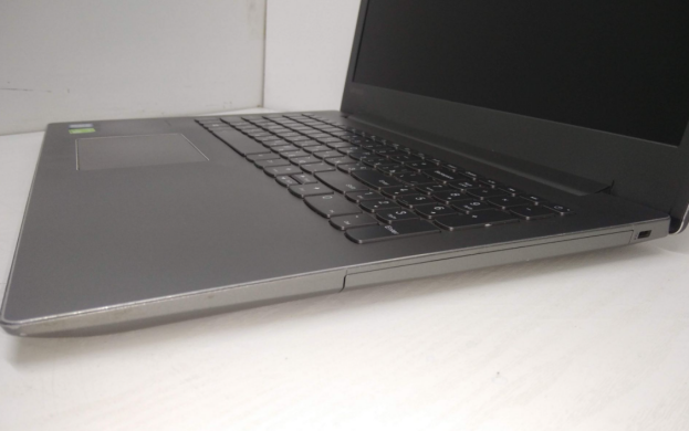 Игровой ноутбук Lenovo 520-15IKB / 15.6" (1366х768) TN / Intel Core i7-7500U (2 (4) ядра по 2.7 - 3.5 GHz) / 8 GB DDR3 / 1 TB HDD / nVidia GeForce 940MX, 2 GB DDR3, 64-bit / WebCam / DVD-RW Игровой ноутбук Lenovo 520-15IKB / 15.6" (1366х768) TN / Intel Core i7-7500U (2 (4) ядра по 2.7 - 3.5 GHz) / 8 GB DDR3 / 1 TB HDD / nVidia GeForce 940MX, 2 GB DDR3, 64-bit / WebCam / DVD-RW