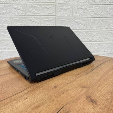 Ігровий ноутбук Б-клас MSI Bravo 15 C7VE / 15.6" (1920x1080) IPS / AMD Ryzen 5 7535HS (6 (12) ядер по 3.3 - 4.55&nbsp;GHz) / 16 GB DDR5 / 512 GB SSD / nVidia GeForce RTX 4050, 6 GB GDDR6, 96-bit / WebCam