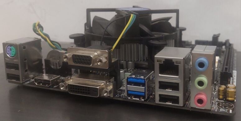 Комплект: материнская плата Asus H110I-PLUS / Intel Core i5-7400 (4 ядра по 3.0 - 3.5 GHz) / Intel HD Graphics 630 / Socket LGA1151 / Кулер