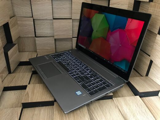 Мобільна робоча станція Б-клас HP ZBook 15 G5 / 15.6" (1920x1080) IPS Touch / Intel Core i7-8750H (6 (12) ядер по 2.2 - 4.1 GHz) / 16 GB DDR4 / 480 GB SSD / nVidia Quadro P1000, 4 GB GDDR5, 128-bit / WebCam