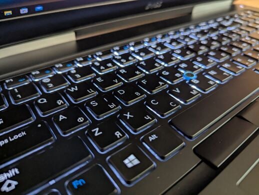 Мобільна робоча станція Dell Precision 7720 / 17.3" (1920x1080) IPS / Intel Core i7-7820HQ (4 (8) ядра по 2.9 - 3.9 GHz) / 32 GB DDR4 / 1000 GB SSD / nVidia Quadro P4000, 8 GB GDDR5, 256-bit / USB Type-C / Windows 10 Мобільна робоча станція Dell Precision 7720 / 17.3" (1920x1080) IPS / Intel Core i7-7820HQ (4 (8) ядра по 2.9 - 3.9 GHz) / 32 GB DDR4 / 1000 GB SSD / nVidia Quadro P4000, 8 GB GDDR5, 256-bit / USB Type-C / Windows 10