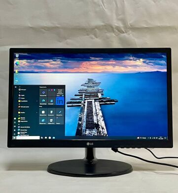 Монитор LG 22M38A-B / 22" (1920x1080) TN / VGA / VESA 75x75