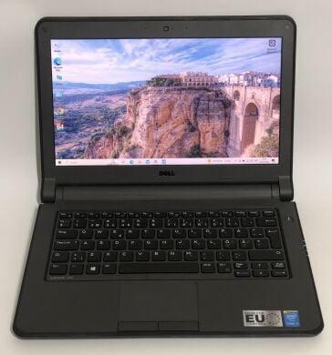 Ноутбук Б-класс Dell Latitude 3350 / 13.3" (1366x768) TN / Intel Core i3-5005U (2 (4) ядра по 2.0 GHz) / 4 GB DDR3 / 500 GB HDD / Intel HD Graphics 5500 / WebCam / Win 10 Home