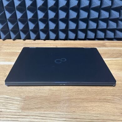 Ультрабук Fujitsu LifeBook U9310X / 13.3" (1920x1080) IPS Touch / Intel Core i5-10210U (4 (8) ядра по 1.6 - 4.2 GHz) / 16 GB DDR3 / 512 GB SSD / Intel UHD Graphics / WebCam