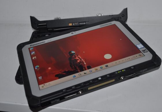 Защищенный нетбук-трансформер Panasonic Toughbook CF-20 MK2 / 10.1" (1920x1200) IPS Touch / Intel Core m5-6Y57 (2 (4) ядра по 1.1 - 2.8 GHz) / 8 GB DDR3 / 120 GB SSD / Intel HD Graphics 615 / WebCam 2 MP + 8 MP / Windows 11 Pro