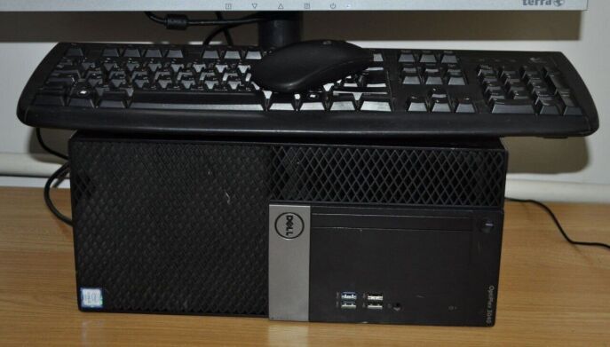 Комплект ПК: Dell OptiPlex 3040 Tower / Intel Core i3-6100 (2 (4) ядра по 3.7 GHz) / 8 GB DDR3 / 120 GB SSD + 500 GB HDD / Intel HD Graphics 530 + Монитор Б-класс 22" (1680x1050) TN / VGA / Разные бренды + Мышка, клавиатура, кабели, Windows 11 Pro Комплект ПК: Dell OptiPlex 3040 Tower / Intel Core i3-6100 (2 (4) ядра по 3.7 GHz) / 8 GB DDR3 / 120 GB SSD + 500 GB HDD / Intel HD Graphics 530 + Монитор Б-класс 22" (1680x1050) TN / VGA / Разные бренды + Мышка, клавиатура, кабели, Windows 11 Pro