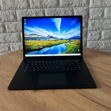 Ультрабук Microsoft Surface Laptop 5 / 15" ( 2496x1664) IPS Touch / Intel Core i7-1255U (10 (12) ядер по 3.5 - 4.7 GHz) / 16 GB DDR4 / 512 GB SSD NVMe / Intel Iris Xe Graphics / WebCam