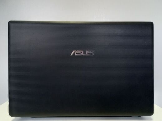 Ноутбук Asus X55A / 15.6" (1366x768) TN / Intel Pentium B960 (2 ядра по 2.2 GHz) / 4 GB DDR3 / 320 GB HDD / Intel HD Graphics / WebCam / АКБ не держит Ноутбук Asus X55A / 15.6" (1366x768) TN / Intel Pentium B960 (2 ядра по 2.2 GHz) / 4 GB DDR3 / 320 GB HDD / Intel HD Graphics / WebCam / АКБ не держит