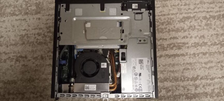 Неттоп Б-клас Dell Optiplex 9020 USFF / Intel Core i5-4590S (4 ядра по 3.0 - 3.7 GHz) / 4 GB DDR3 / 120 GB SSD / Intel HD Graphics 4600 / DVD-RW Неттоп Б-клас Dell Optiplex 9020 USFF / Intel Core i5-4590S (4 ядра по 3.0 - 3.7 GHz) / 4 GB DDR3 / 120 GB SSD / Intel HD Graphics 4600 / DVD-RW