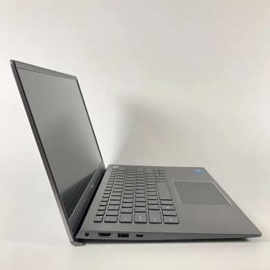 Ультрабук Б-класс Dell Vostro 5402 / 14" (1920x1080) IPS / Intel Core i5-1135G7 (4 (8) ядра по 2.4 - 4.2 GHz) / 16 GB DDR4 / 256 GB SSD / Intel Iris Xe Graphics / WebCam / TouchID