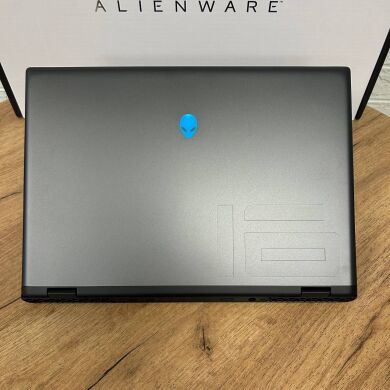 Новый игровой ноутбук Dell Alienware m16 R2 / 16" (2560x1600) IPS / Intel Core Ultra 7 155H (16 (22) ядер по 1.4 - 4.8 GHz) / 16 GB DDR5 / 1000 GB SSD / nVidia GeForce RTX 4060, 8 GB GDDR6, 128-bit / WebCam