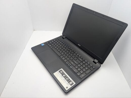 Ноутбук Acer Aspire ES1-512 / 15.6" (1366x768) TN / Intel Celeron N2940 (4 ядра по 1.83 - 2.25 GHz) / 8 GB DDR3 / 320 GB HDD / Intel HD Graphics / WebCam / DVD-ROM