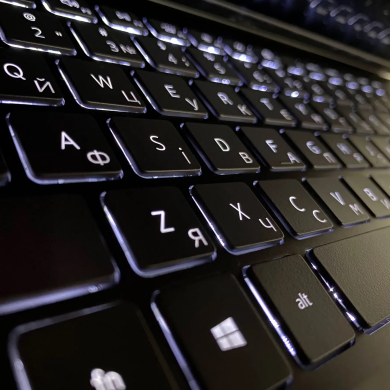 Ультрабук Б-класс Dell Vostro 5402 / 14" (1920x1080) IPS / Intel Core i5-1135G7 (4 (8) ядра по 2.4 - 4.2 GHz) / 16 GB DDR4 / 256 GB SSD / Intel Iris Xe Graphics / WebCam / TouchID