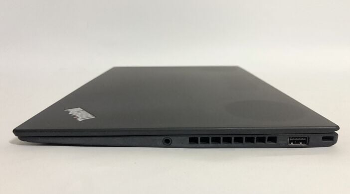 Ультрабук Lenovo ThinkPad X1 Carbon G5 / 14" (1920x1080) IPS / Intel Core i5-7200U (2 (4) ядра по 2.5 - 3.1 GHz) / 8 GB DDR3 / 256 GB SSD / Intel HD Graphics 620 / WebCam / Win 10 Pro