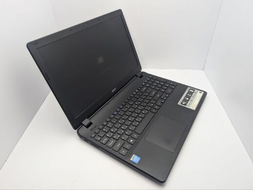 Ноутбук Acer Aspire ES1-512 / 15.6" (1366x768) TN / Intel Celeron N2940 (4 ядра по 1.83 - 2.25 GHz) / 8 GB DDR3 / 320 GB HDD / Intel HD Graphics / WebCam / DVD-ROM