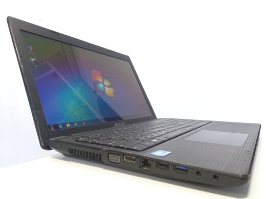 Ноутбук Asus X55A / 15.6" (1366x768) TN / Intel Pentium B960 (2 ядра по 2.2 GHz) / 4 GB DDR3 / 320 GB HDD / Intel HD Graphics / WebCam / АКБ не держит Ноутбук Asus X55A / 15.6" (1366x768) TN / Intel Pentium B960 (2 ядра по 2.2 GHz) / 4 GB DDR3 / 320 GB HDD / Intel HD Graphics / WebCam / АКБ не держит
