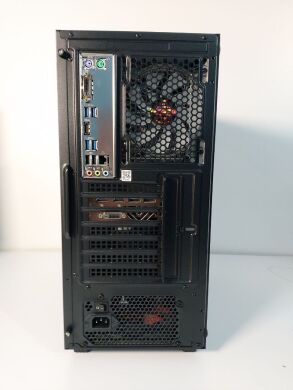 Ігровий ПК GameMax Revolt ARGB Tower / Intel Core i7-7700 (4 (8) ядра по 3.6 - 4.2 GHz) / 32 GB DDR4 / 256 GB SSD M.2 + 480 GB SSD + 500 GB HDD / AMD Radeon RX 570, 8 GB GDDR5, 256-bit / 850W