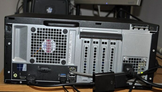 Комплект ПК: Dell OptiPlex 3040 Tower / Intel Core i3-6100 (2 (4) ядра по 3.7 GHz) / 8 GB DDR3 / 120 GB SSD + 500 GB HDD / Intel HD Graphics 530 + Монитор Б-класс 22" (1680x1050) TN / VGA / Разные бренды + Мышка, клавиатура, кабели, Windows 11 Pro Комплект ПК: Dell OptiPlex 3040 Tower / Intel Core i3-6100 (2 (4) ядра по 3.7 GHz) / 8 GB DDR3 / 120 GB SSD + 500 GB HDD / Intel HD Graphics 530 + Монитор Б-класс 22" (1680x1050) TN / VGA / Разные бренды + Мышка, клавиатура, кабели, Windows 11 Pro