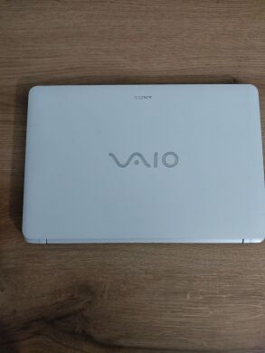 Ноутбук Б-класс Sony Vaio SVF15N2Z2EB / 15.6" (1920x1080) TN / Intel Core i5-4200U (2 (4) ядра по 1.6 - 2.6 GHz) / 8 GB DDR3 / 250 GB SSD / nVidia GeForce GT 740M, 2 GB GDDR3, 64-bit / WebCam / DVD-ROM
