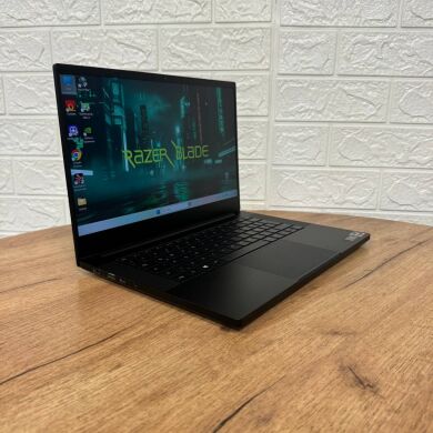Ігровий ноутбук Razer Blade 14 RZ09-0370 / 14" (2560x1440) IPS / AMD Ryzen 9 5900HX (8 (16) ядер по 3.3 - 4.6 GHz) / 16 GB DDR4 / 1000 GB SSD NVMe / nVidia GeForce RTX 3070, 8 GB GDDR6, 256-bit / WebCam